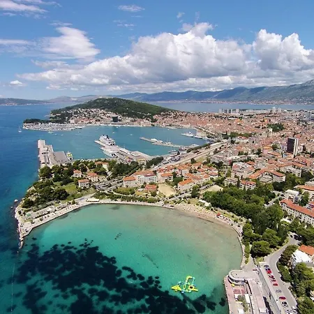 By The Sea 17363 Split